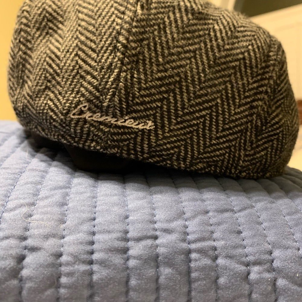 Knit flat cap hat - Picture 2 of 3